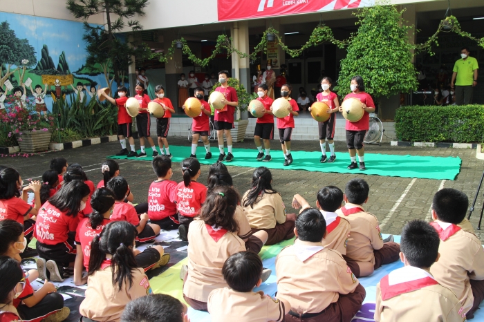 Kelas 6 Melaksanakan Proyek KI.4
